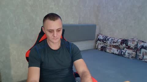 Ethan online show from January 3, 6:46 pm