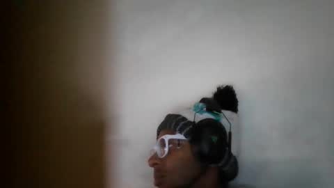 lucky online show from March 11, 8:05 pm