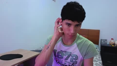 Lu Independent Model online show from April 4, 3:03 am