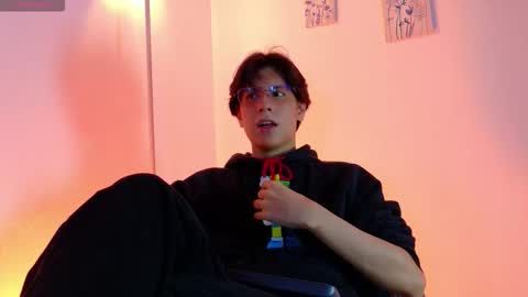 Lui online show from March 13, 4:42 am