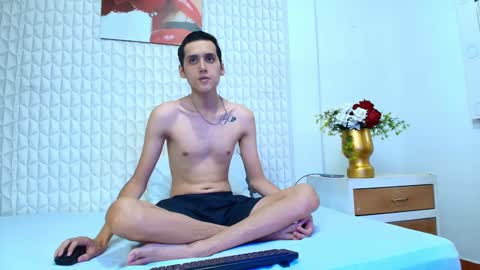 Snapshot of luigimarchetti chatting on October 6, 7:51 pm luigimarchetti online show from October 6, 7:51 pm