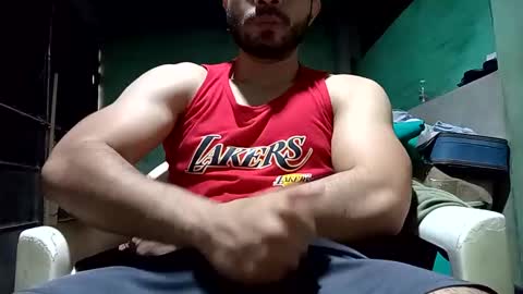 Snapshot of luis_hunk chatting on October 24, 7:59 pm Andrew online show from October 24, 7:59 pm