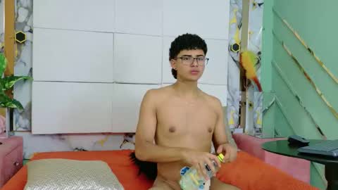 Snapshot of lukasjonss chatting on September 15, 7:15 pm LukasJonss online show from September 15, 7:15 pm