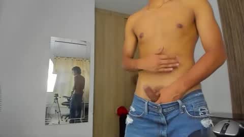 Snapshot of lukasjonss chatting on September 19, 8:08 pm LukasJonss online show from September 19, 8:08 pm