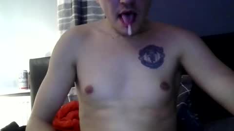 Snapshot of luke1994whitehead chatting on October 18, 11:42 pm Luka online show from October 18, 11:42 pm