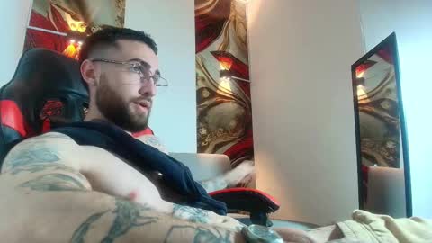Snapshot of luke_davis01 chatting on September 13, 2:07 pm LUKE online show from September 13, 2:07 pm