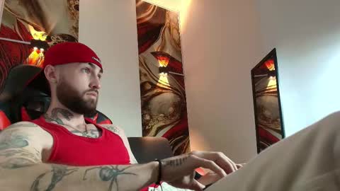 Snapshot of luke_davis01 chatting on September 20, 1:44 pm LUKE online show from September 20, 1:44 pm