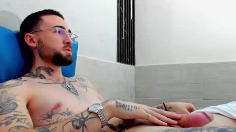 Snapshot of luke_davis01 chatting on February 14, 2:02 pm LUKE online show from February 14, 2:02 pm