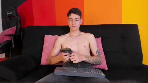 Snapshot of luke_savagge chatting on October 14, 3:08 pm Luke online show from October 14, 3:08 pm