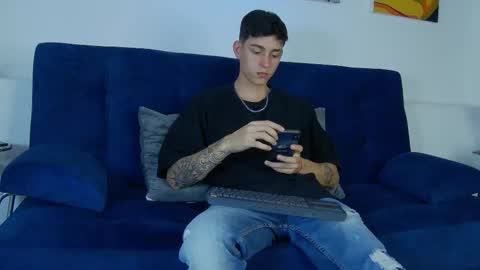 Snapshot of luke_savagge chatting on October 12, 4:50 am Luke online show from October 12, 4:50 am