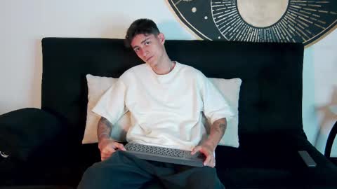 Snapshot of luke_savagge chatting on October 10, 8:02 pm Luke online show from October 10, 8:02 pm