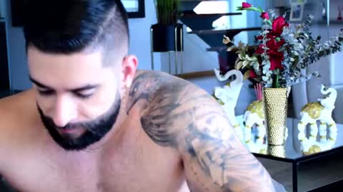 Snapshot of lukhass chatting on February 14, 10:15 pm Lukhas f4f online show from February 14, 10:15 pm