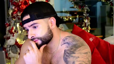Snapshot of lukhass chatting on December 3, 11:46 pm Lukhas f4f online show from December 3, 11:46 pm