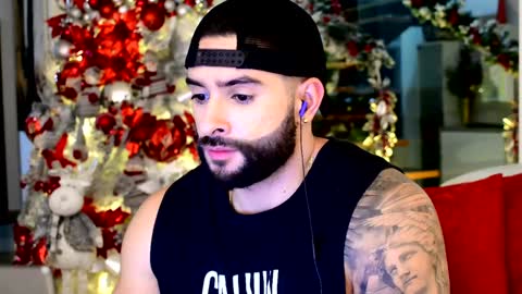 Snapshot of lukhass chatting on December 10, 11:31 pm Lukhas f4f online show from December 10, 11:31 pm