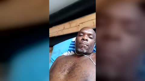 lustythebrown online show from June 26, 4:26 am