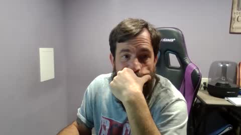 Luv2likslit online show from October 29, 8:28 am