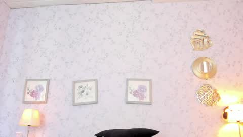 Lyan online show from April 2, 7:33 pm