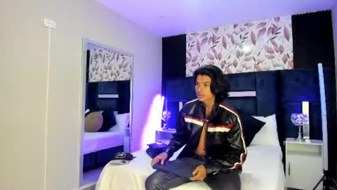 Lycan online show from July 19, 11:49 am
