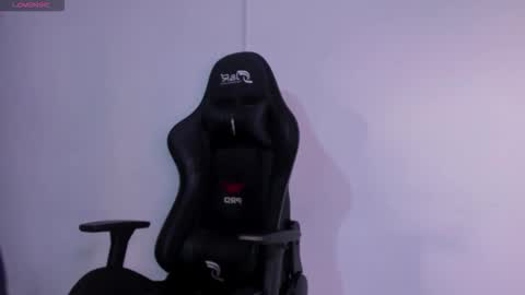 m0ntana777 online show from December 2, 12:08 pm