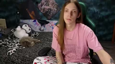 Snapshot of m1shq chatting on March 2, 2:08 am m1shq online show from March 2, 2:08 am