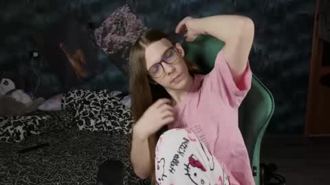 Snapshot of m1shq chatting on March 4, 9:54 pm m1shq online show from March 4, 9:54 pm