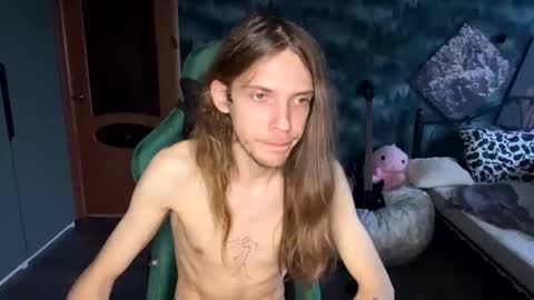 Snapshot of m1shq chatting on December 8, 10:19 am m1shq online show from December 8, 10:19 am