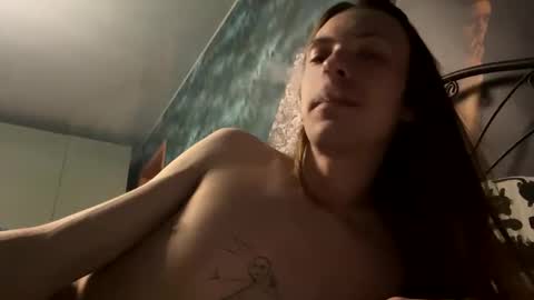 Snapshot of m1shq chatting on December 22, 3:22 pm m1shq online show from December 22, 3:22 pm