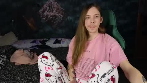 Snapshot of m1shq chatting on March 11, 11:37 pm m1shq online show from March 11, 11:37 pm