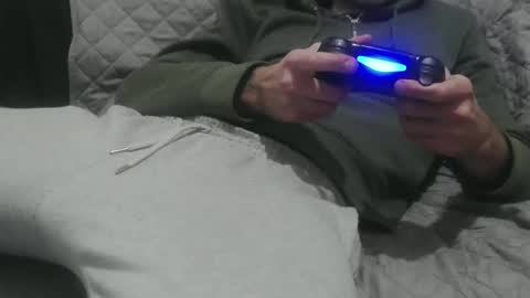 m4dh4tter24 online show from December 2, 4:07 pm