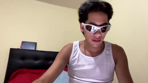 m_hiddenx online show from May 16, 1:58 am