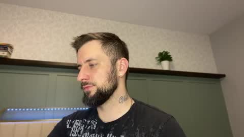 m_stephen online show from April 23, 3:11 am