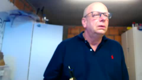 Andy online show from June 18, 6:46 pm