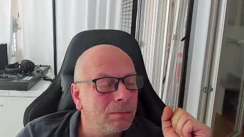 Andy online show from June 15, 10:29 am