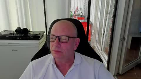 Andy online show from July 21, 6:32 pm