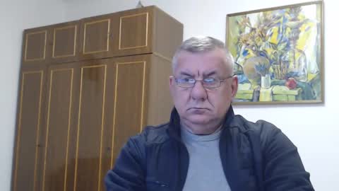 Macho online show from December 9, 9:49 am