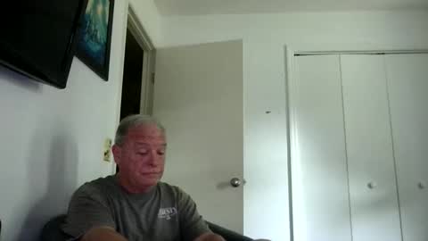 mackdocc001 online show from April 18, 7:58 pm