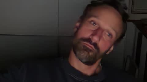 Snapshot of maenu_69 chatting on October 13, 9:32 pm maenu_69 online show from October 13, 9:32 pm