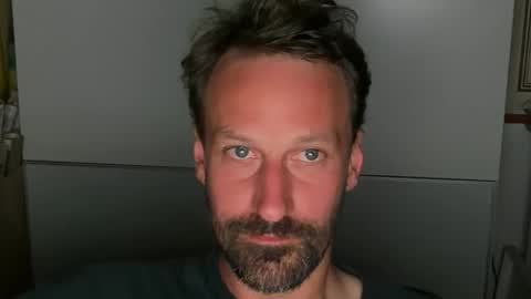 Snapshot of maenu_69 chatting on September 14, 8:44 pm maenu_69 online show from September 14, 8:44 pm