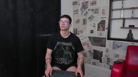 Snapshot of magic_boy01 chatting on September 17, 1:56 pm Damian Rivers online show from September 17, 1:56 pm