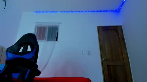 Snapshot of magic_mike_26 chatting on October 15, 9:28 am Magic Mike online show from October 15, 9:28 am