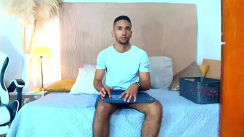 maicolparker0 online show from August 3, 12:00 pm