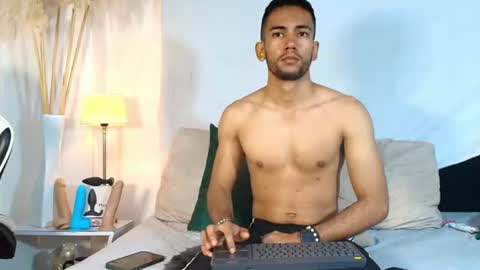 maicolparker0 online show from July 9, 1:04 pm
