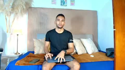 maicolparker0 online show from July 27, 12:12 pm