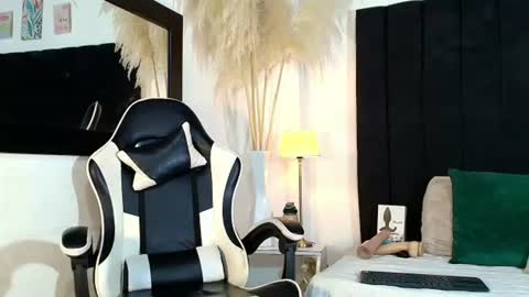 maicolparker0 online show from June 24, 1:14 pm