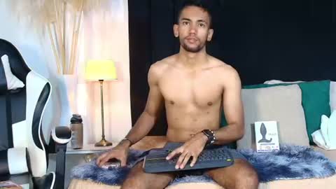 maicolparker0 online show from July 3, 12:55 pm