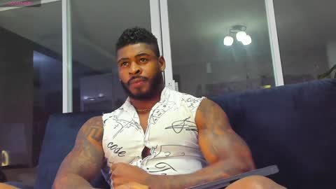 Snapshot of makonneen chatting on December 3, 3:51 am Makonnen online show from December 3, 3:51 am