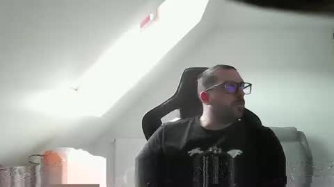 breton online show from December 15, 12:17 pm