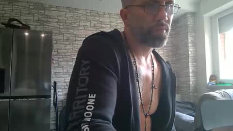 man4uc2c_ online show from October 3, 8:19 am