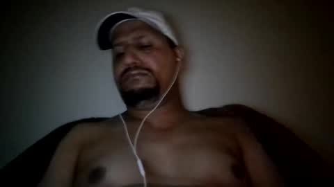 Snapshot of man_new chatting on February 6, 12:22 am Man new online show from February 6, 12:22 am