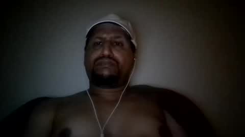 Snapshot of man_new chatting on March 5, 2:25 am Man new online show from March 5, 2:25 am